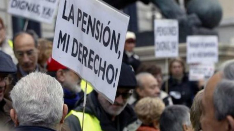 Una manifestación reclamando el mantenimiento de las pensiones | EFE