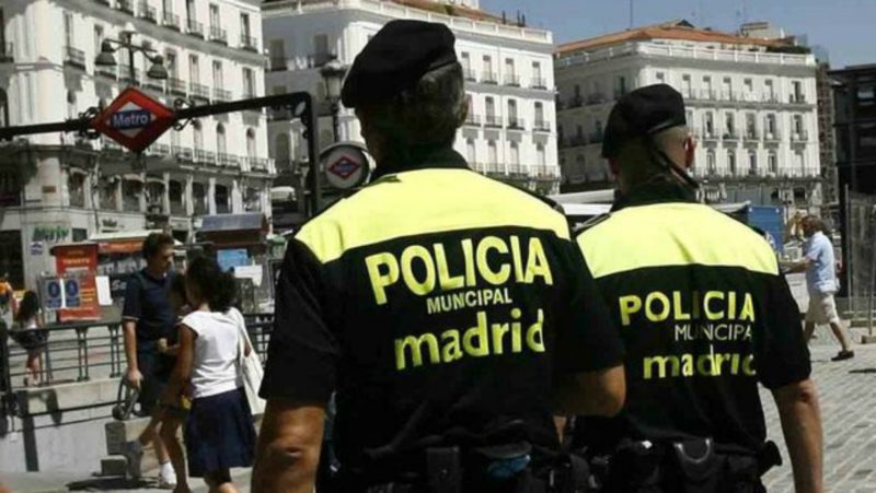 Podemos exige un comité ideológico para purgar a los policías de Madrid