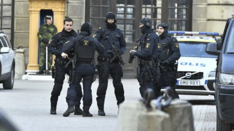 Imagen de policías de Suecia