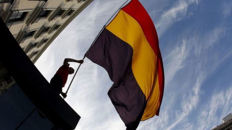 Condenan a un Ayuntamiento valenciano por exhibir la bandera republicana