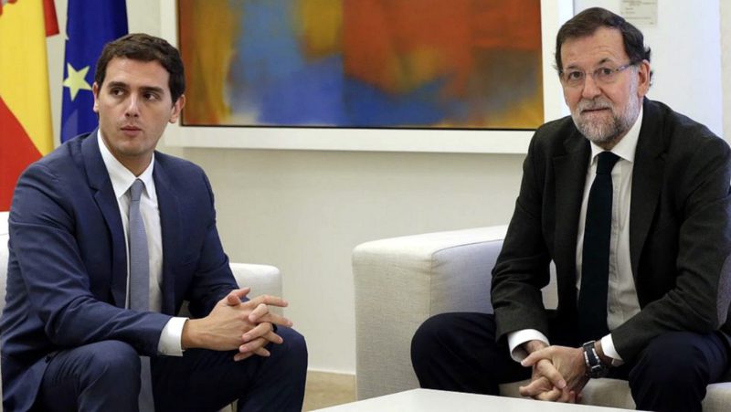 La 'ingenuidad' de Rajoy y Rivera: 'El Gobierno catalán debe respetar la ley'