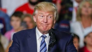 El presidente de los Estados Unidos, Donald Trump, con cara de asombro | EFE