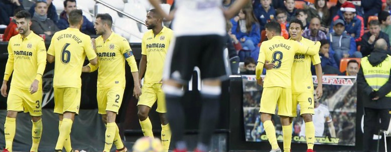 El Valencia también hace pasillo al Barça en la Liga