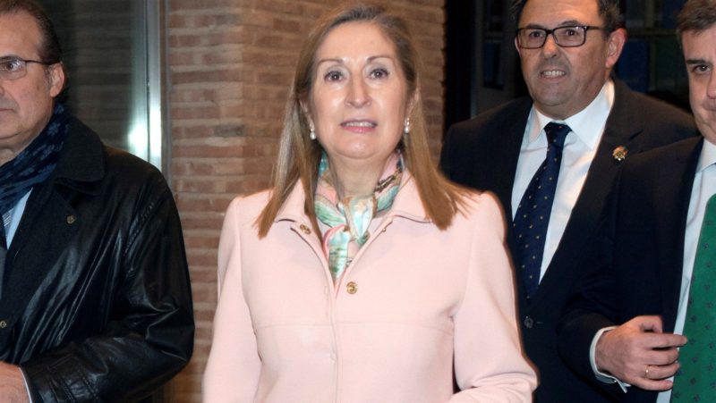 Ana Pastor: El PP 'no ha cambiado de chaqueta, somos los de siempre'