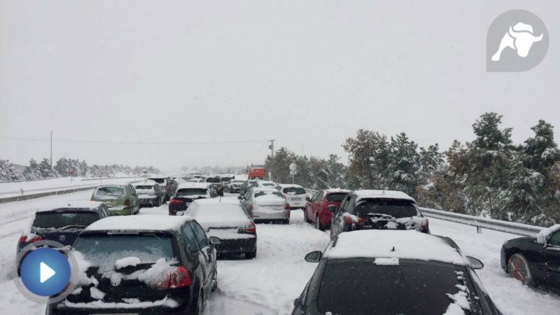 Las intensas nevadas restringen el tráfico entre Asturias y la Meseta