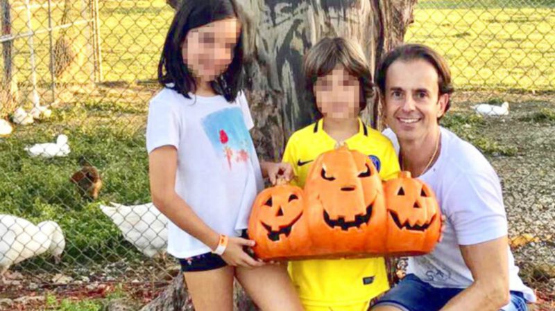 Josep Santacana con sus hijos |CONFILEGAL