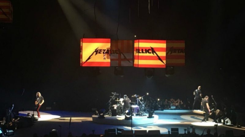 Metallica luce la bandera de España en el concierto del Palau Sant Jordi
