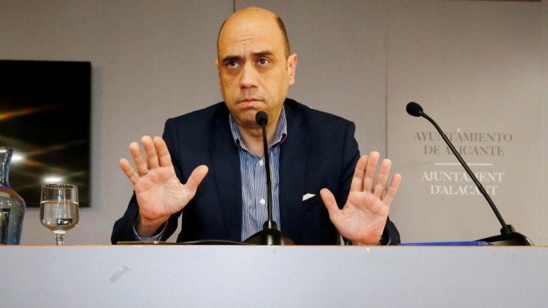 El alcalde de Alicante (PSOE) procesado por prevaricación se niega a dimitir