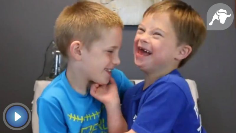 El vídeo de dos hermanos, uno con Síndrome de Down, que enternece al mundo