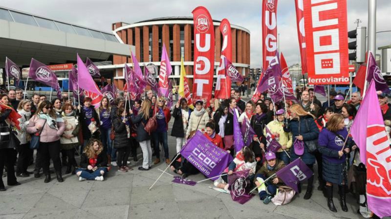 Manifestación de mujeres en la huelga feminista del 8M | EFE
