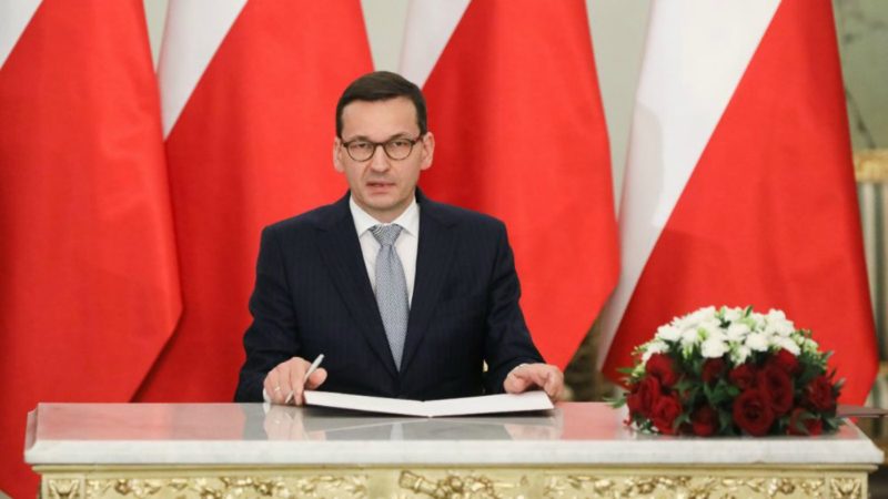 Polonia reduce en una cuarta parte el número de altos cargos