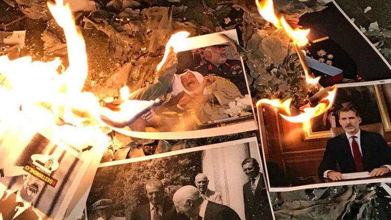 Separatistas vuelven a quemar fotografías de Felipe VI en toda Cataluña