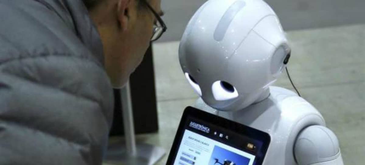 Robot Global Expo: Robots camareros y mayordomos demuestran sus talentos
