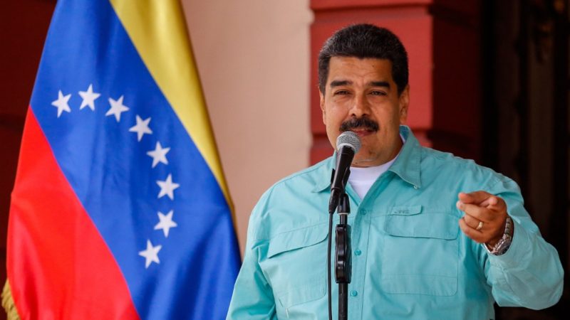 La oposición clama contra el chavismo tras el montaje electoral de Maduro