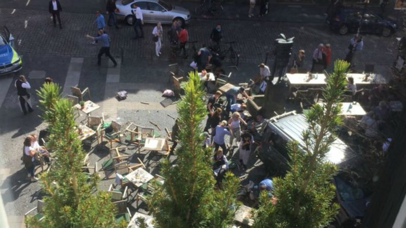 Un atropello múltiple con dos muertos y 20 heridos causa pánico en Alemania