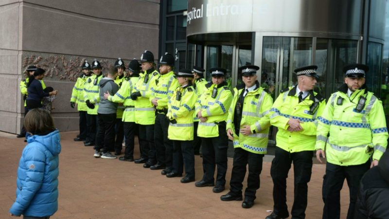 La Policía de Liverpool persigue los mensajes de apoyo al pequeño Evans