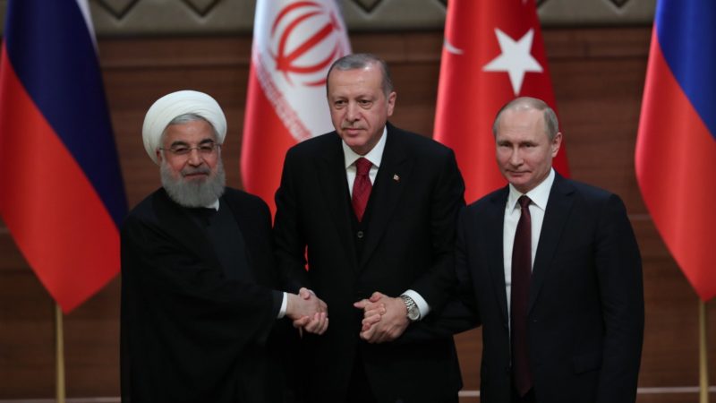 Rusia, Turquía e Irán omiten diferencias y planean una paz conjunta en Siria