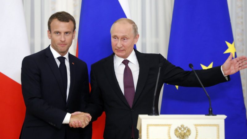 Putin y Macron enfrían el distanciamiento con Trump: 'Hay que negociar'