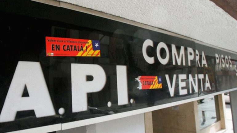 Los otros municipios baleares que subvencionan a quien sólo rotula en catalán