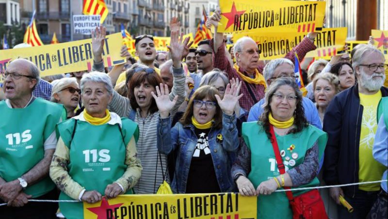 La ANC llama a la desobediencia y a implementar ya la 'república catalana'