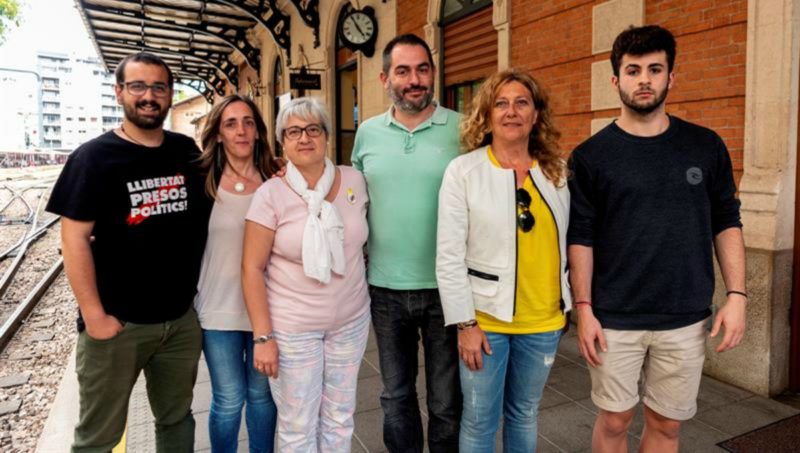 "Sopar Groc" que se celebrará esta noche en Campanet con presencia de algunos familiares de políticos Catalanes que están en la carcel o en el extranjero. EFE