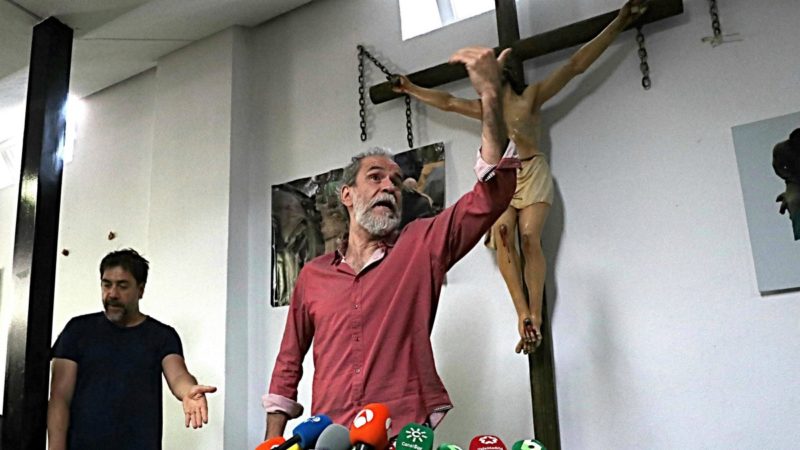 Un sacerdote responde al blasfemo Willy Toledo: 'Jesús no es comunista'