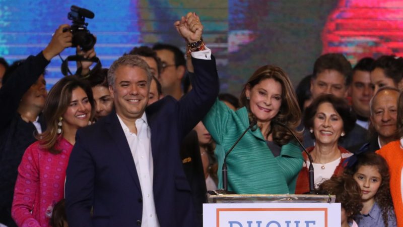 Duque vence en Colombia y revisará el acuerdo con la guerrilla de las FARC