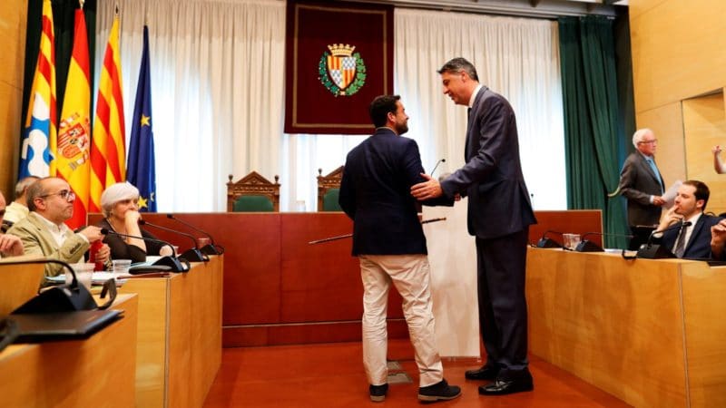 El alcalde Badalona retira la pancarta en favor de los golpistas presos