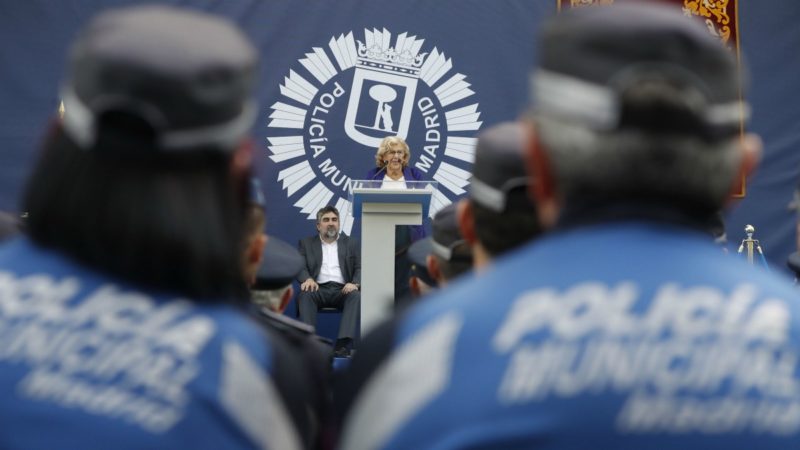 Agentes se manifiestan contra Carmena: 'Respeto para la Policía Municipal'