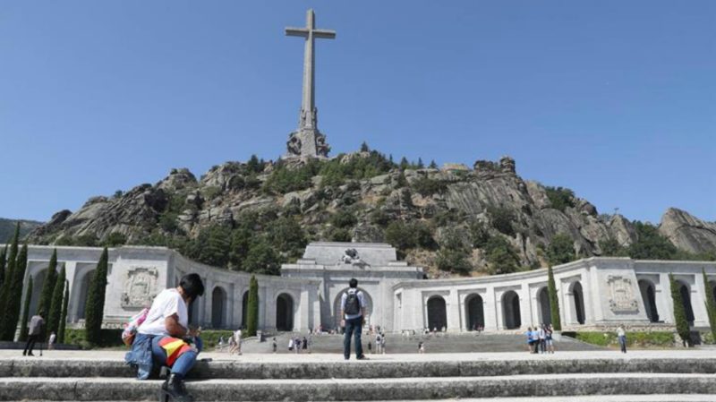 Semana clave para la exhumación de Franco: el Supremo decide si la paraliza