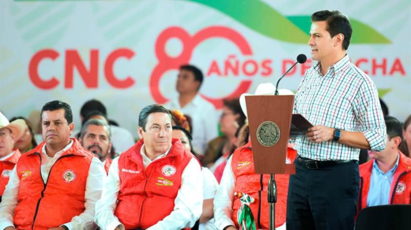 Fotografía cedida por la casa presidencial del presidente de México, Enrique Peña Nieto, durante un acto oficial el 27 de agosto de 2018, en Ciudad de México | EFE