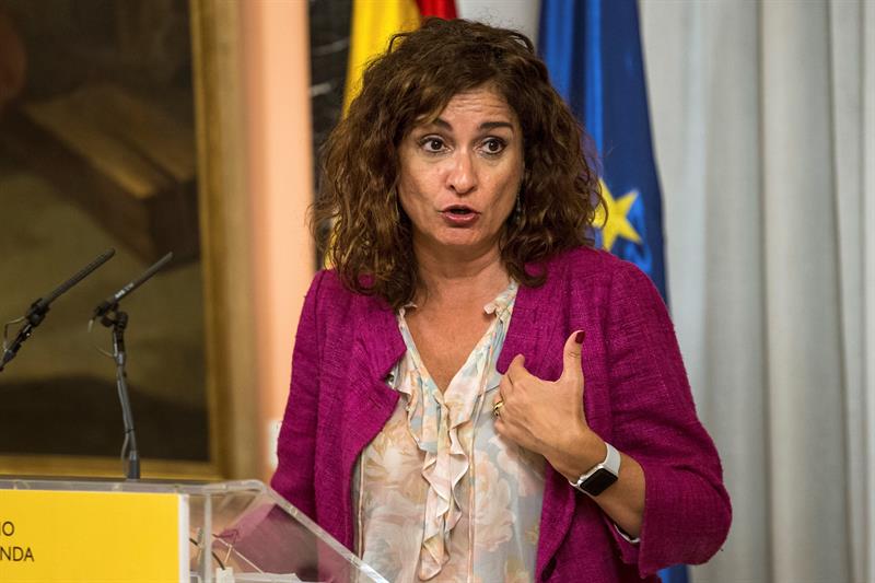 María Jesús Montero dice que no flexibilizar el déficit afectará a las inversiones
