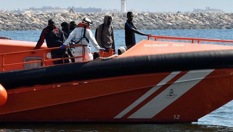 151 inmigrantes (134 hombres) rescatados desde tres pateras este lunes en el mar de Alborán