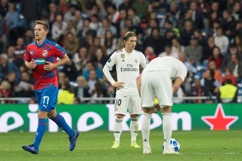 El Real Madrid vence pero no convence a escasos días del derbi