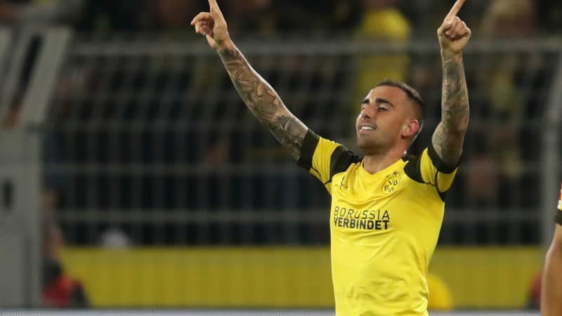 Borussia Dortmund formalizará fichaje de Alcácer, cedido por el Barcelona