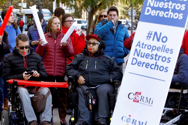 Personas con discapacidad piden la regulación estatal de los patinetes