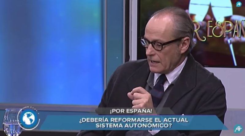 García Serrano asegura que el estado autonómico contribuye a disolver la conciencia nacional