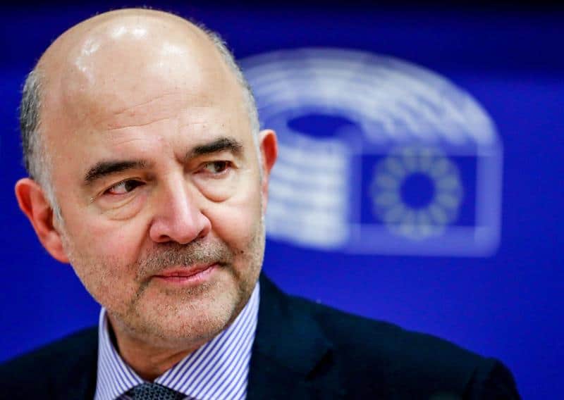 El comisario europeo de Asuntos Económicos, Pierre Moscovici, interviene durante la comisión especial sobre Crímenes Financieros, Fraude y Evasión de Impuestos en el Parlamento Europeo, en Bruselas (Bélgica), hoy, 27 de octubre de 2018. EFE/Stephanie Lecocq