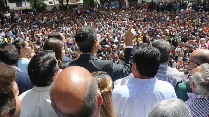 Guaidó garantiza el diálogo si Maduro se aparta y se convocan elecciones libres