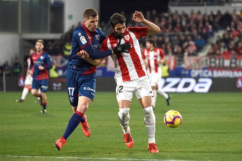 El Athletic suma tres puntos de oro y frena la remontada del Huesca