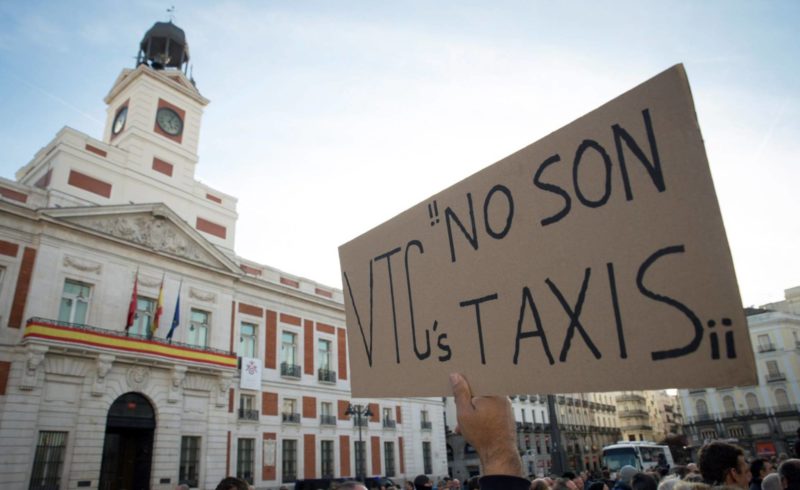 Los taxistas madrileños abandonan el Comité del Transporte