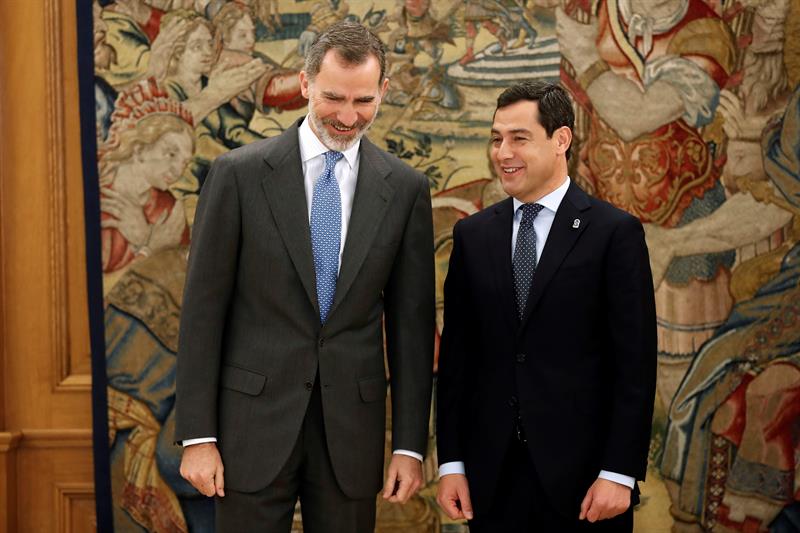 El rey recibe por vez primera a Moreno tras el relevo en el Gobierno andaluz