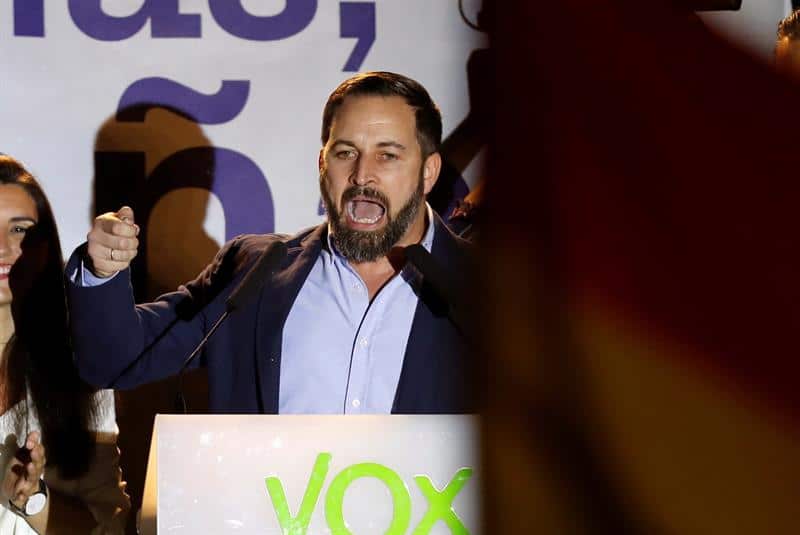 Abascal a Casado: «Insultáis a los votantes de Vox por tener principios»