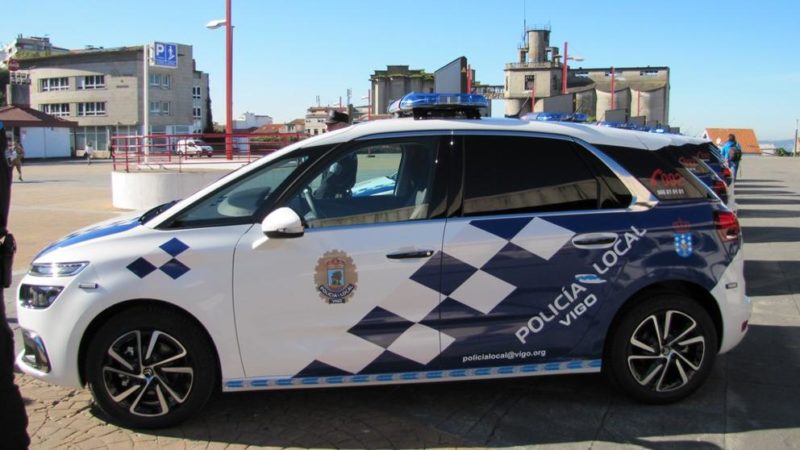 Una policía fuera de servicio salva a un bebé de morir asfixiado en Vigo