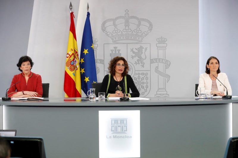 Isabel Celáa, María Jesús Montero, Reyes Maroyo