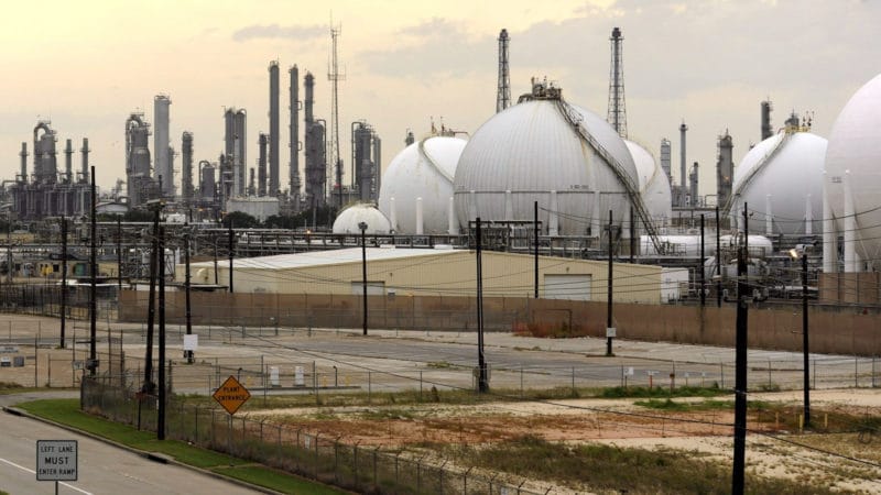 Vista de la refinería de Shell en Baytown