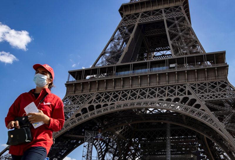 París impone el uso obligatorio la mascarilla a partir de mañana