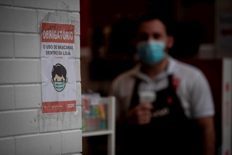 De acuerdo con el más reciente balance del Ministerio de Salud, el gigante suramericano suma un total de 113.358 muertes y 3.532.330 casos por el nuevo coronavirus en casi seis meses, desde que la pandemia llegó al país el pasado 26 de febrero.