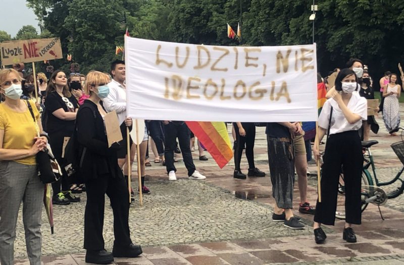 Una manifestación a favor de los derechos LGBT en Bialystok, Polonia