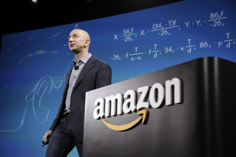 Jeff Bezos, propietario de Amazon, es el hombre más rico del mundo según Forbes